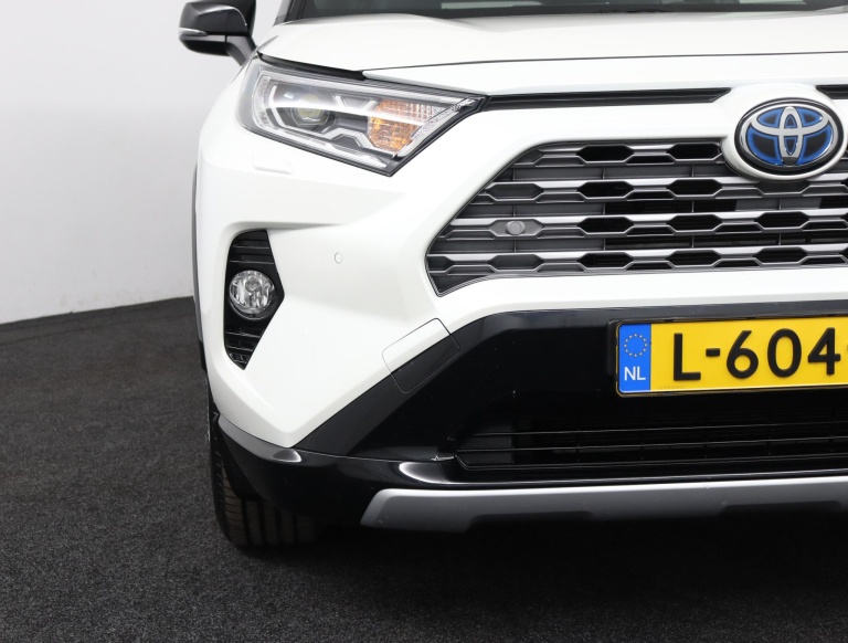 Toyota RAV4 - 2.5 Hybrid AWD Bi-Tone 44