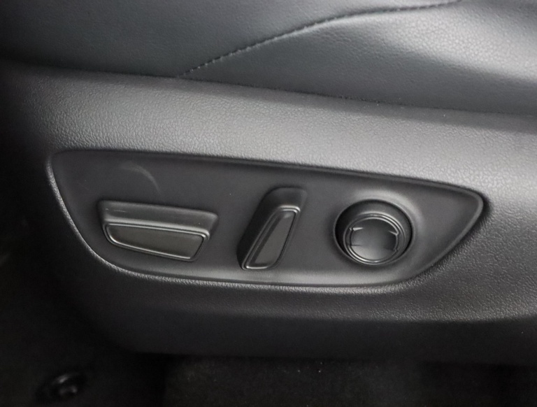 Toyota RAV4 - 2.5 Plug-in Hybrid AWD Bi-Tone Plus 44