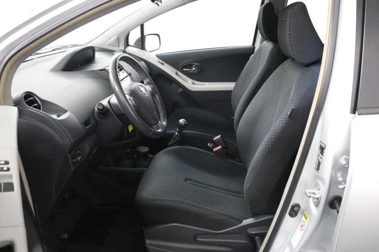 Toyota Yaris - 1.3 VVTi Aspiration 16