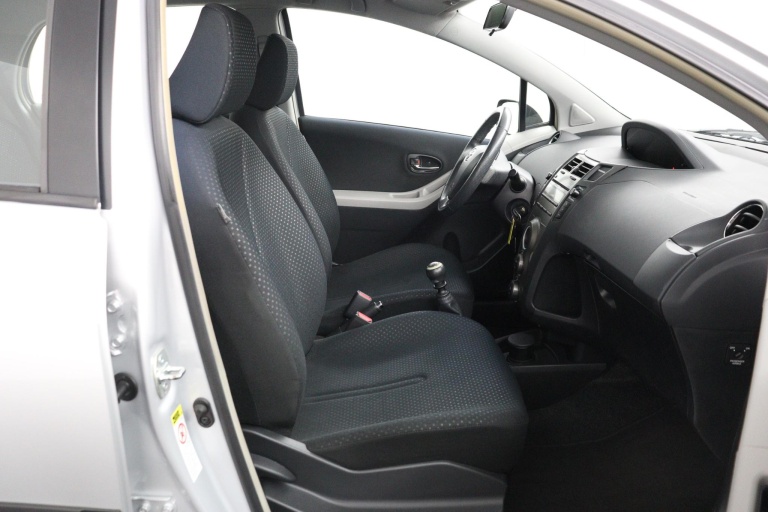Toyota Yaris - 1.3 VVTi Aspiration 21