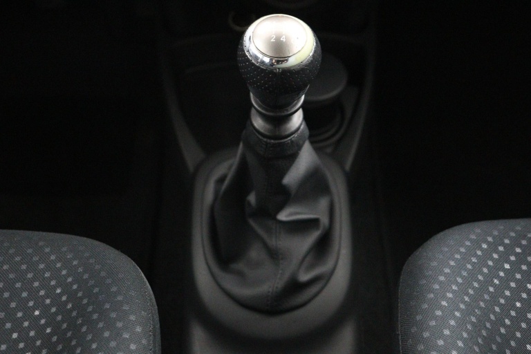 Toyota Yaris - 1.3 VVTi Aspiration 26