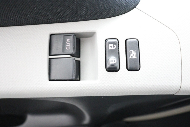 Toyota Yaris - 1.3 VVTi Aspiration 27