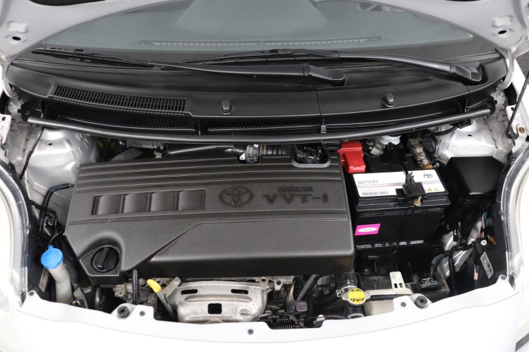 Toyota Yaris - 1.3 VVTi Aspiration 31