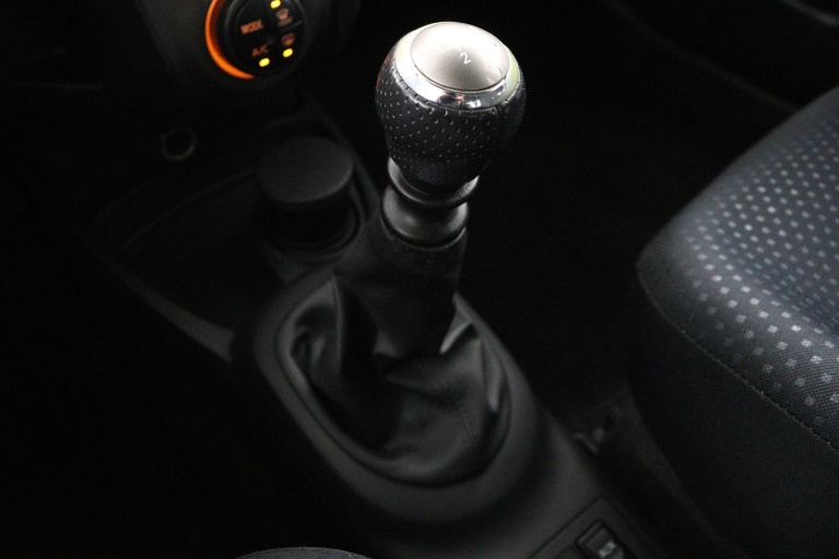 Toyota Yaris - 1.3 VVTi Aspiration 41