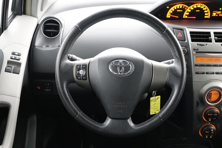 Toyota Yaris - 1.3 VVTi Aspiration 46
