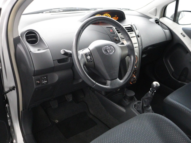 Toyota Yaris - 1.3 VVTi Aspiration