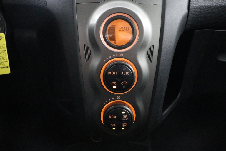 Toyota Yaris - 1.3 VVTi Aspiration 7