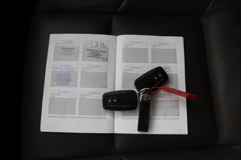 Toyota Corolla Touring Sports - 1.8 Hybrid Business Plus 11