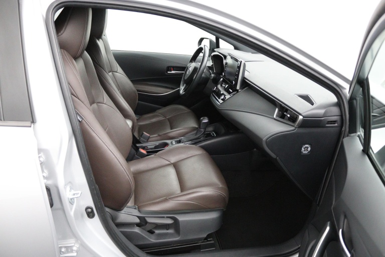 Toyota Corolla Touring Sports - 1.8 Hybrid Business Plus 22