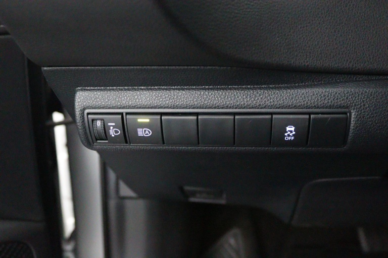 Toyota Corolla Touring Sports - 1.8 Hybrid Business Plus 28