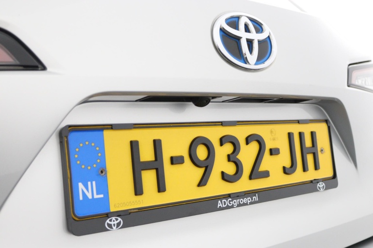 Toyota Corolla Touring Sports - 1.8 Hybrid Business Plus 38