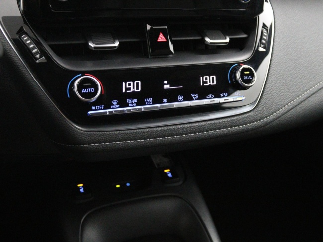 Toyota Corolla Touring Sports - 1.8 Hybrid Business Plus