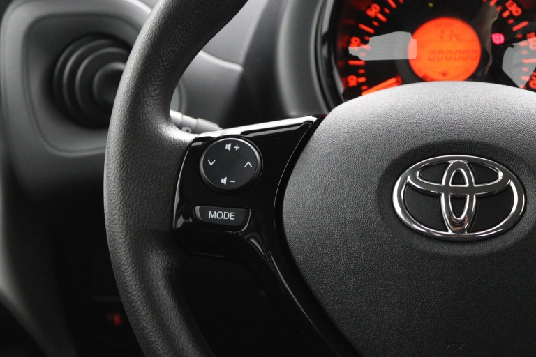 Toyota Aygo - 1.0 VVT-i x-fun 18