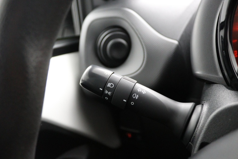 Toyota Aygo - 1.0 VVT-i x-fun 27