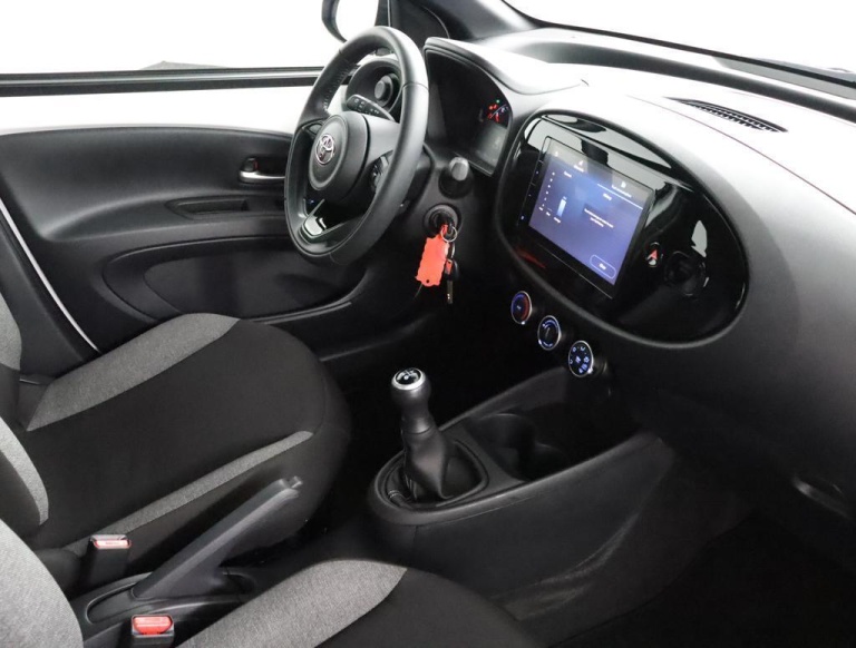Toyota Aygo X - 1.0 VVT-i MT Play 13