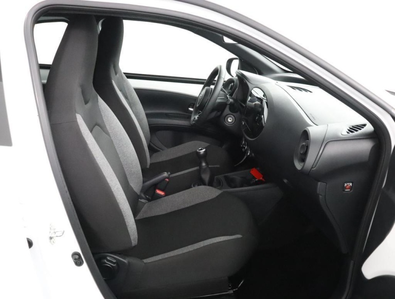 Toyota Aygo X - 1.0 VVT-i MT Play 14