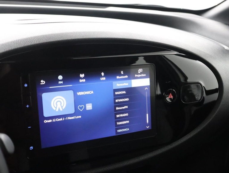 Toyota Aygo X - 1.0 VVT-i MT Play 19