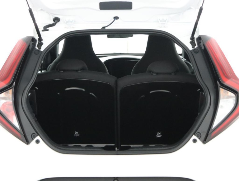 Toyota Aygo X - 1.0 VVT-i MT Play 27