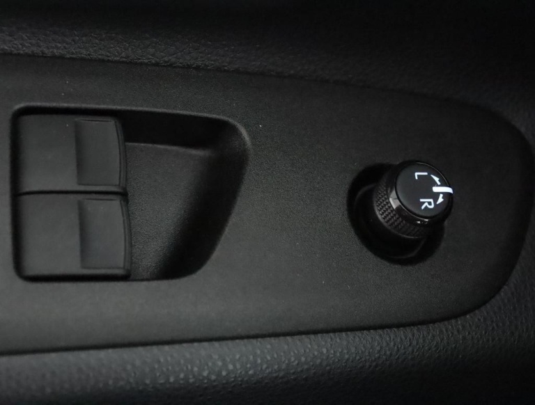 Toyota Aygo X - 1.0 VVT-i MT Play 32