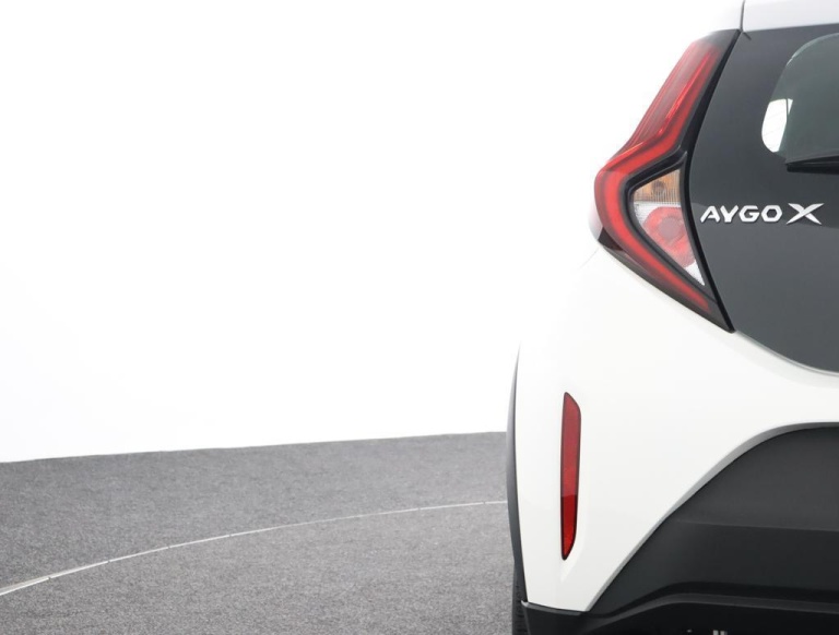 Toyota Aygo X - 1.0 VVT-i MT Play 43