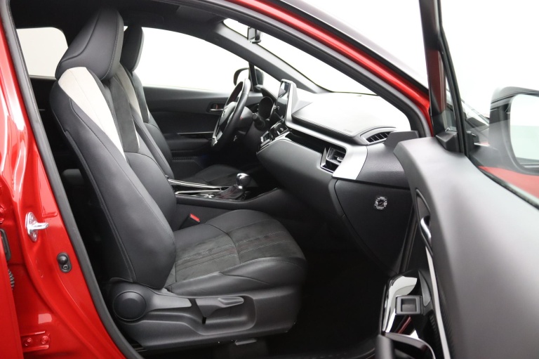 Toyota C-HR - 1.8 Hybrid GR-Sport 11