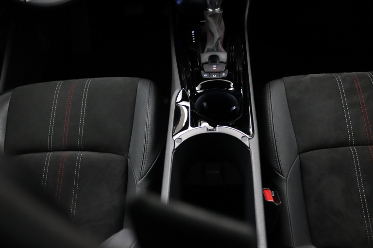 Toyota C-HR - 1.8 Hybrid GR-Sport 28