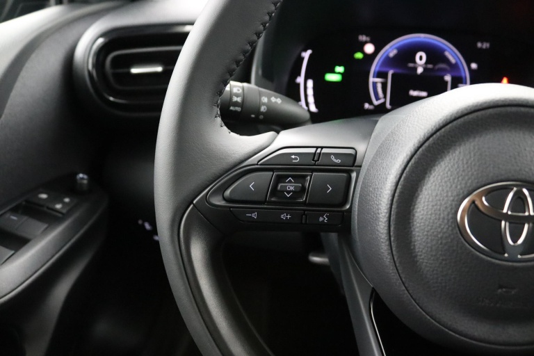 Toyota Yaris - 1.5 Hybrid 115 Dynamic 17