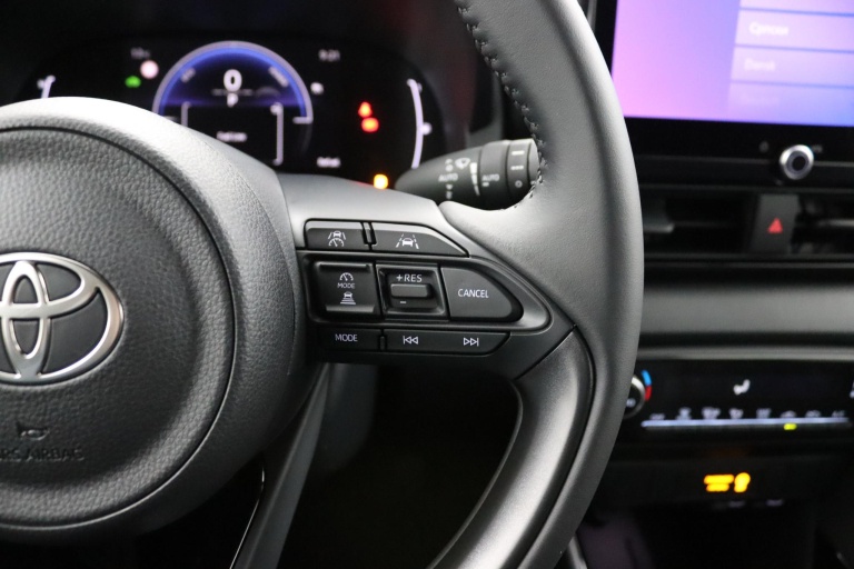 Toyota Yaris - 1.5 Hybrid 115 Dynamic 18