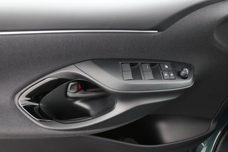 Toyota Yaris - 1.5 Hybrid 115 Dynamic 24
