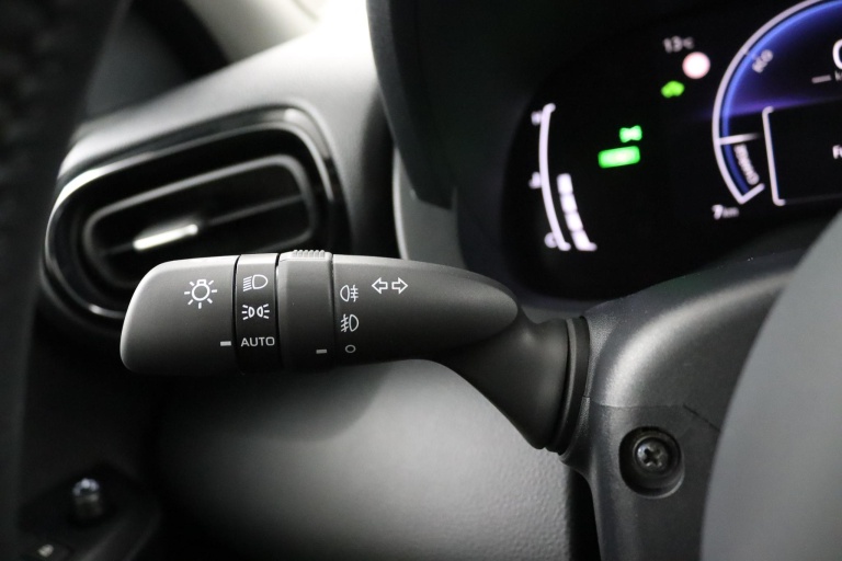 Toyota Yaris - 1.5 Hybrid 115 Dynamic 26