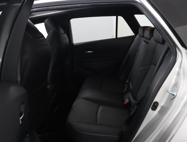 Toyota Corolla Touring Sports - 2.0 Hybrid Premium 17
