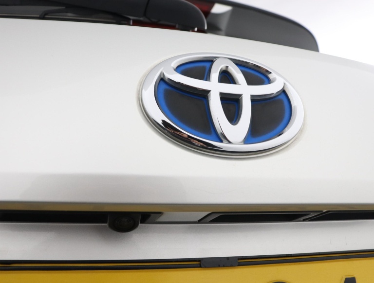 Toyota Corolla Touring Sports - 2.0 Hybrid Premium 43