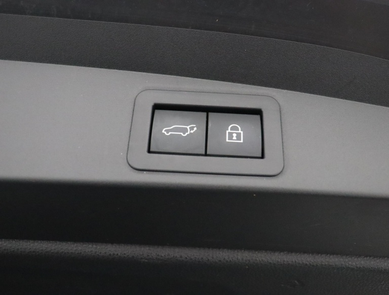 Toyota Corolla Touring Sports - 2.0 Hybrid Premium 46
