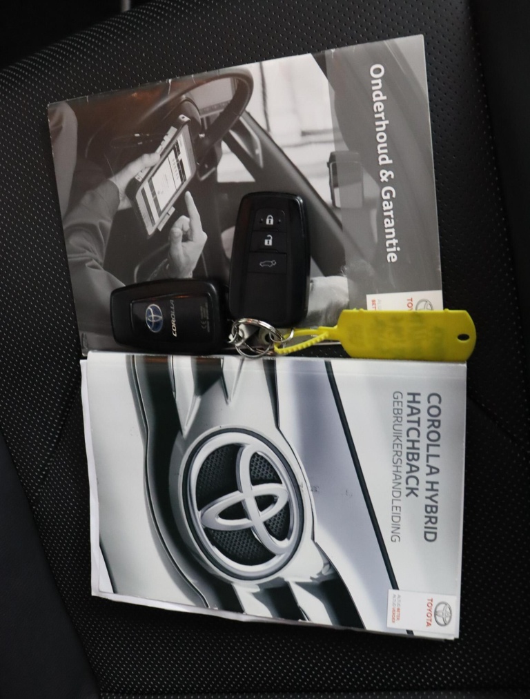 Toyota Corolla Touring Sports - 2.0 Hybrid Premium 9