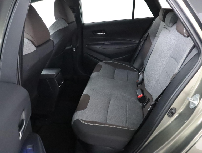 Toyota Corolla Touring Sports - 1.8 Hybrid Trek 18