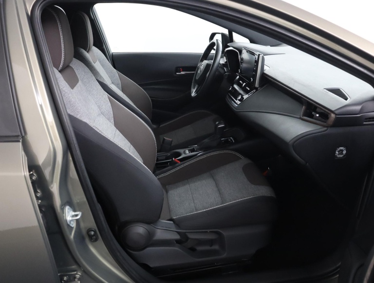 Toyota Corolla Touring Sports - 1.8 Hybrid Trek 22