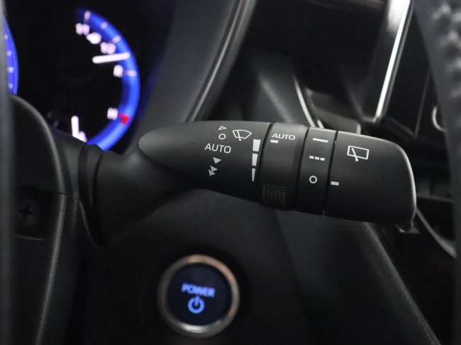 Toyota Corolla Touring Sports - 1.8 Hybrid Trek
