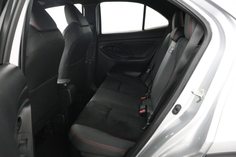 Toyota Yaris Cross - 1.5 Hybrid GR Sport 18