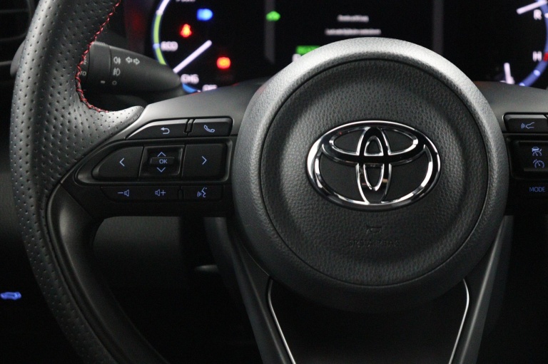 Toyota Yaris Cross - 1.5 Hybrid GR Sport 19