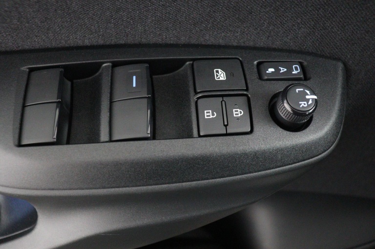 Toyota Yaris Cross - 1.5 Hybrid GR Sport 29