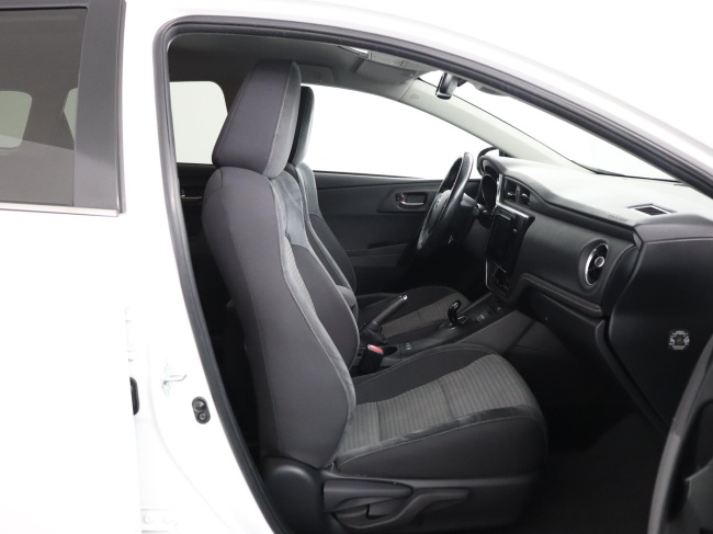 Toyota Auris Touring Sports - 1.8 Hybrid Dynamic Go