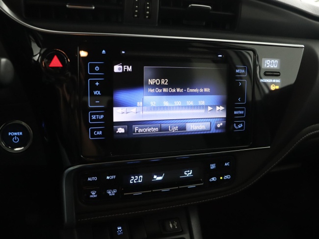 Toyota Auris Touring Sports - 1.8 Hybrid Dynamic Go