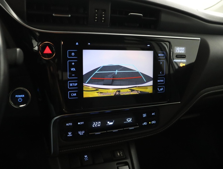 Toyota Auris Touring Sports - 1.8 Hybrid Dynamic Go 15