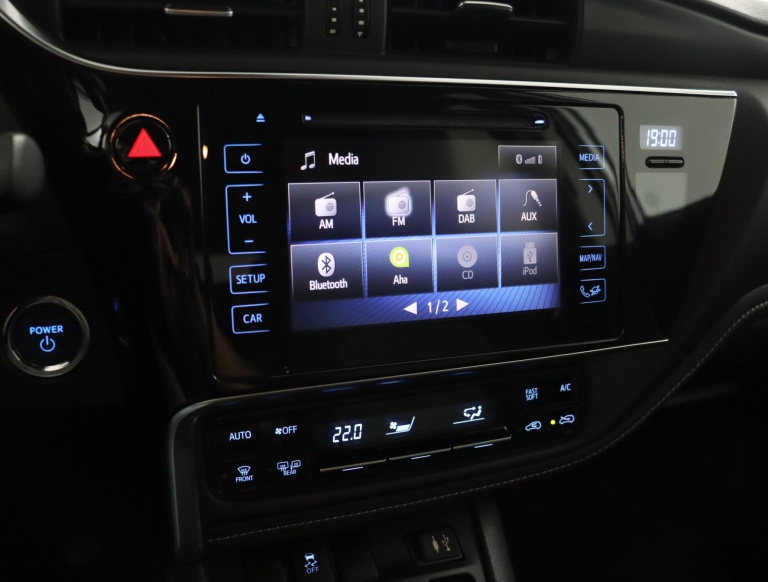 Toyota Auris Touring Sports - 1.8 Hybrid Dynamic Go 16