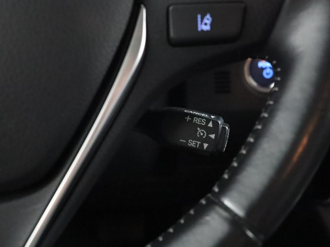 Toyota Auris Touring Sports - 1.8 Hybrid Dynamic Go