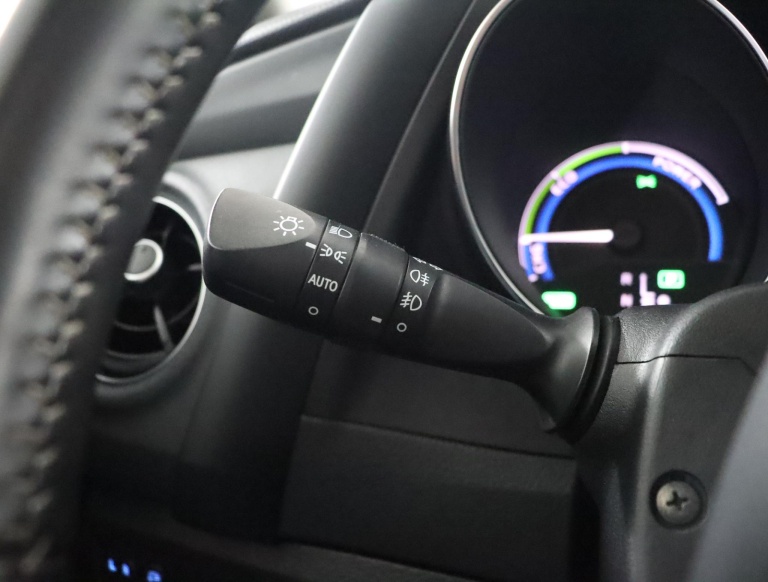 Toyota Auris Touring Sports - 1.8 Hybrid Dynamic Go 23