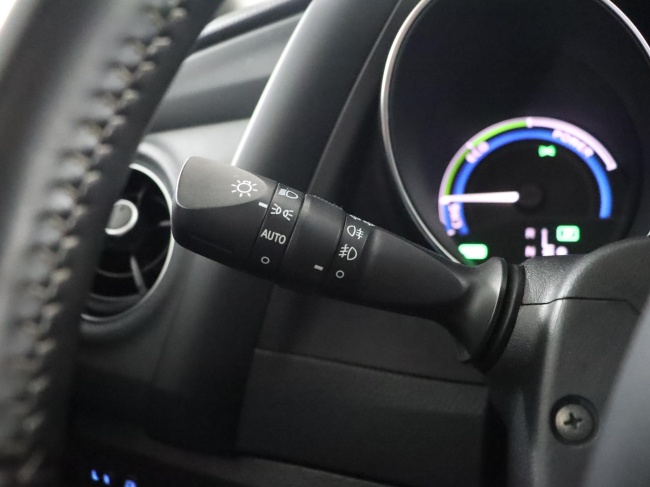 Toyota Auris Touring Sports - 1.8 Hybrid Dynamic Go