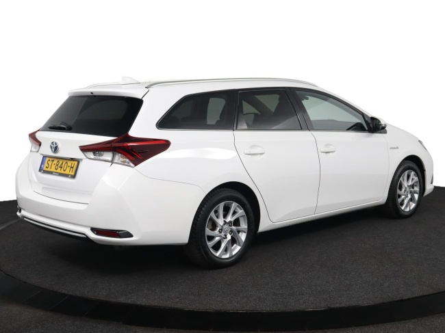 Toyota Auris Touring Sports - 1.8 Hybrid Dynamic Go