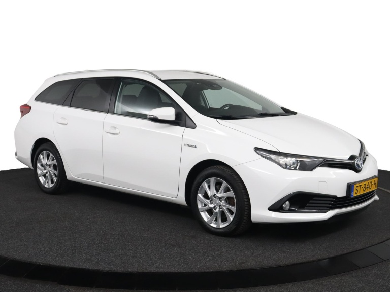 Toyota Auris Touring Sports - 1.8 Hybrid Dynamic Go 3