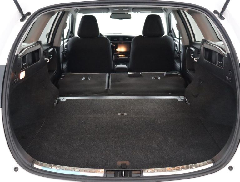 Toyota Auris Touring Sports - 1.8 Hybrid Dynamic Go 32